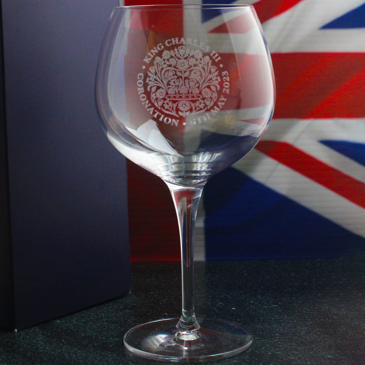 Engraved Commemorative Coronation of the King Gin Cocktail Glass Image 4