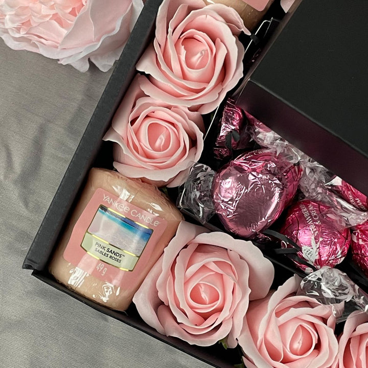 Yankee Candle Ultimate Gift Hamper With Pink Roses - part of the Gifts Finder  collection