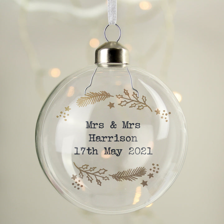 Personalised Gold Wreath Glass Bauble - part of the Gifts Finder Personalised Glass Baubles collection