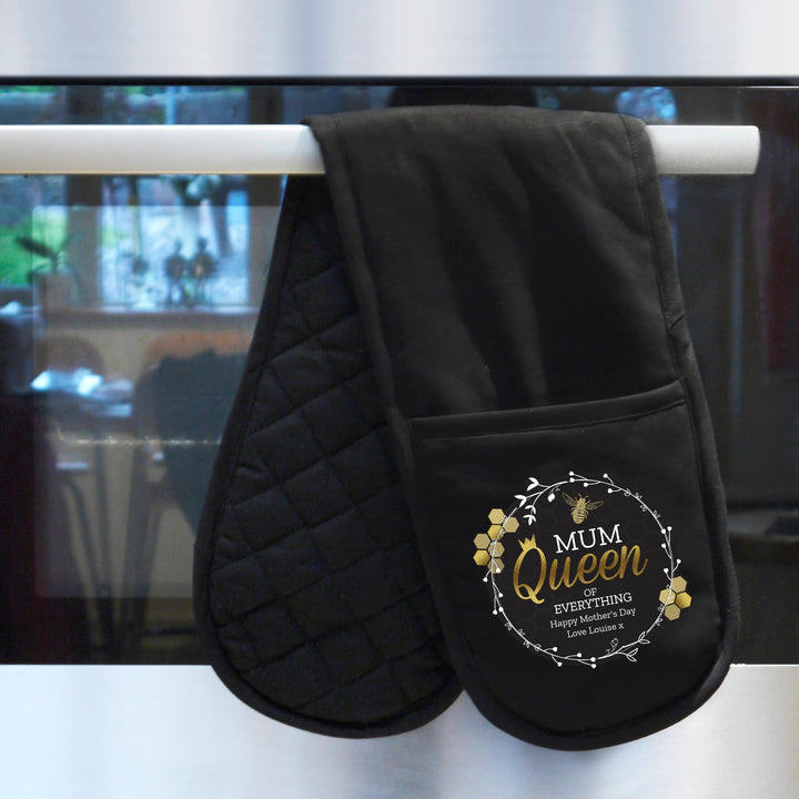 Buy Personalised Queen Bee Oven Gloves at www.giftsfinder.co.uk